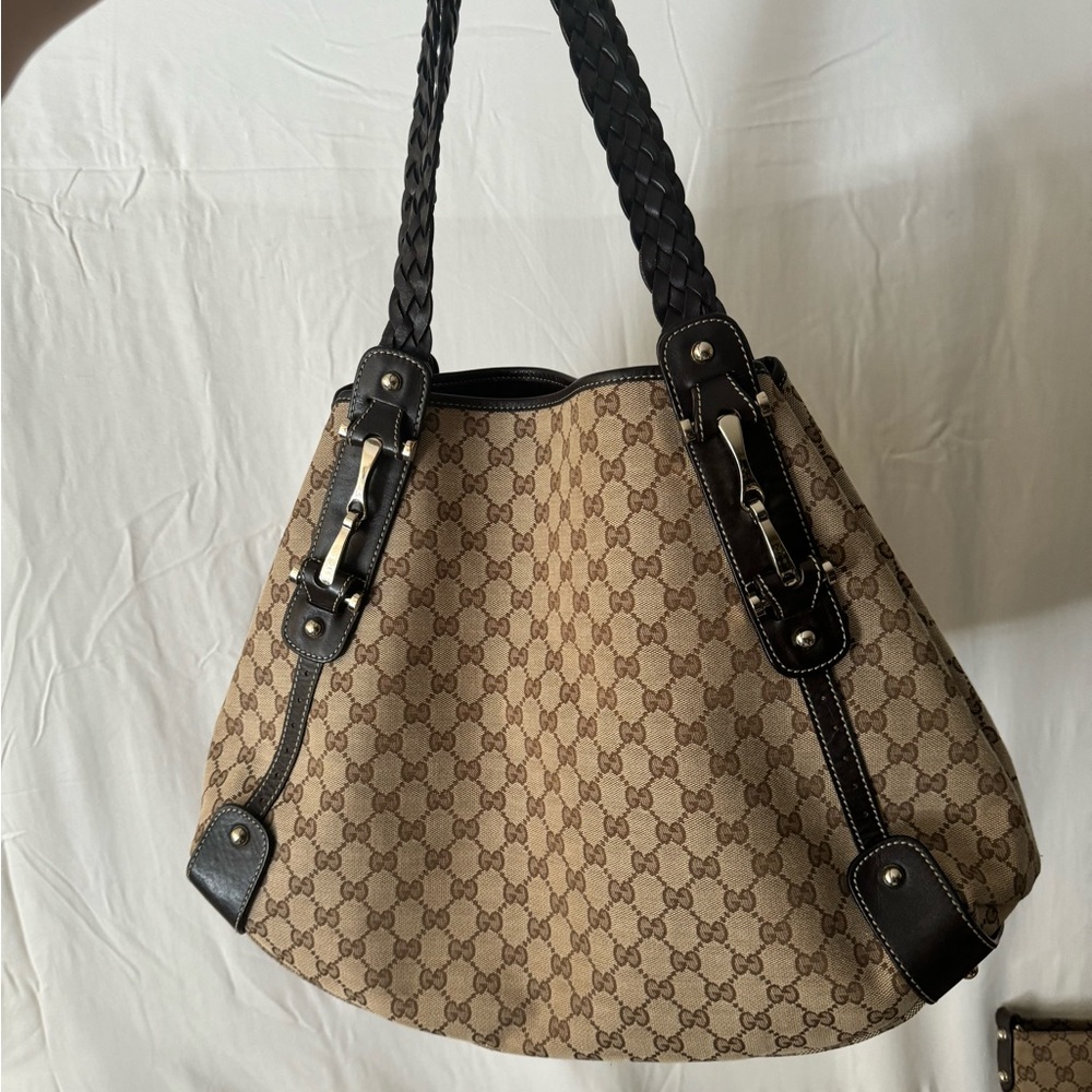Gucci Oversized Large Pelham Tote - Picture 7 of 13